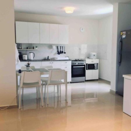 2 Bdr Nitza Appartment With Balkony Netanya Exterior photo